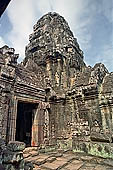 Banteay Kdei temple - towers nad galleries of the inner temple enclosures.